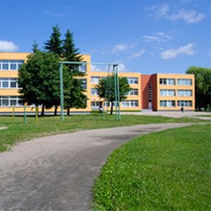 В школе вставили стеклопакеты